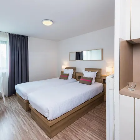 Teneo Bordeaux - Aeroport 2* Mérignac